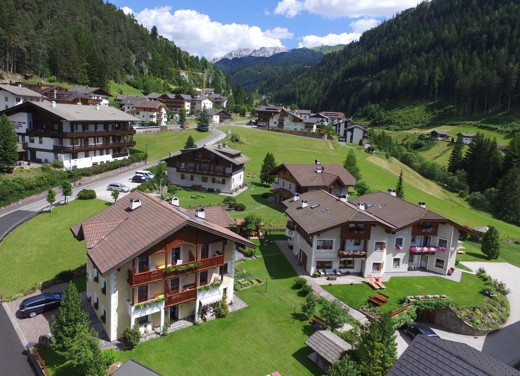 Apartments Vaiolet Santa Cristina Val Gardena Екстер'єр фото