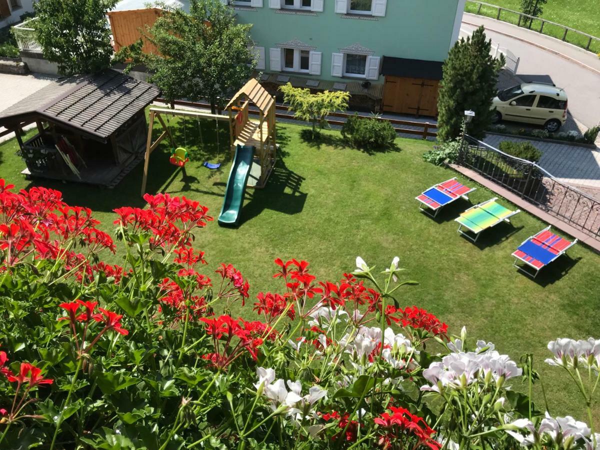 Apartments Vaiolet Santa Cristina Val Gardena Екстер'єр фото